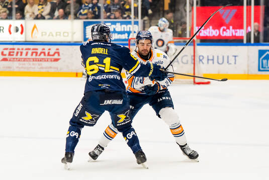 HV71s Axel Rindell och Växjös Reid Gardiner