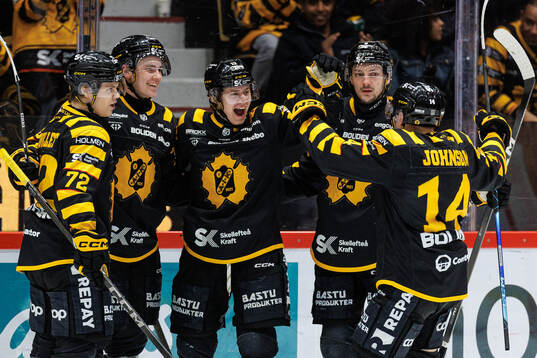 Skellefteås Valter Lindberg jublar