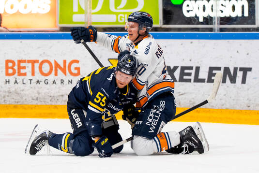 HV71s Andreas Borgman och Växjös Dennis Rasmussen