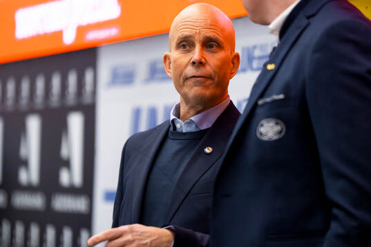 HV71s assisterande tränare Mikael Sundell