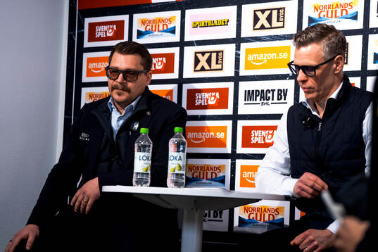 Växjös tränare Björn Hellkvist och HV71s assisterande