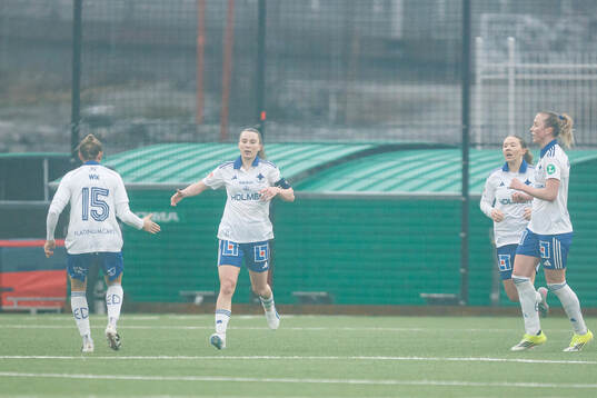 IFK Norrköpings Carrie Jones jublar