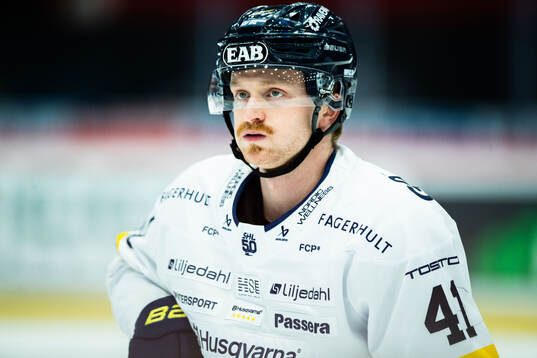 HV71s Riley Woods