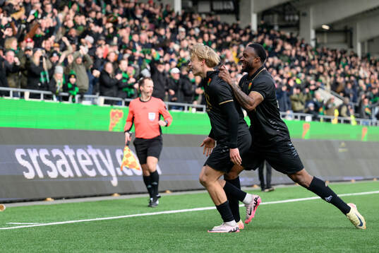 GAIS Rasmus Niklasson Petrovic och Shalom Ekong jublar