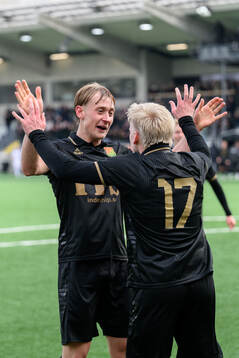 GAIS Henry Sletsjøe och Robert Frosti Thorkelsson jublar