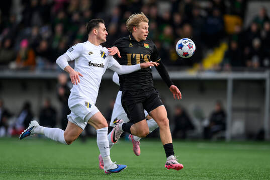 AIKs Áron Csongvai och GAISs Rasmus Niklasson Petrovic