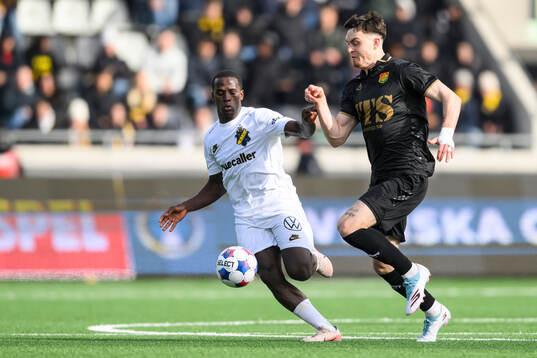 AIKs Stanley Wilson Omondi och GAIS Samuel Salter