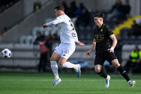 AIKs Áron Csongvai och GAISs Samuel Salter
