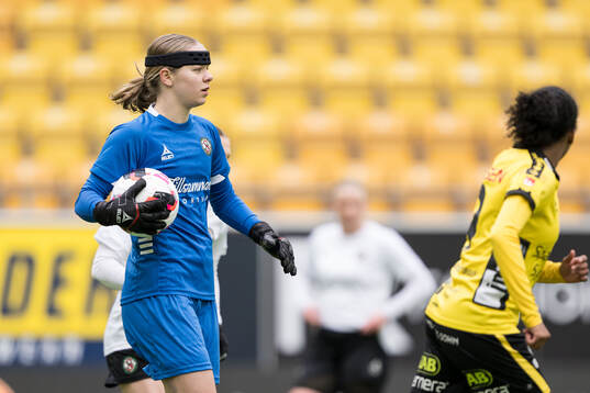 Örebro SKs målvakt Nadine Allard