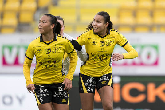 Elfsborgs Matilda Mårtensson och Julia Gilkes