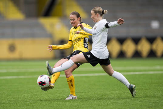 Elfsborgs Elsa Burvall och Örebro SKs Nora Törngren