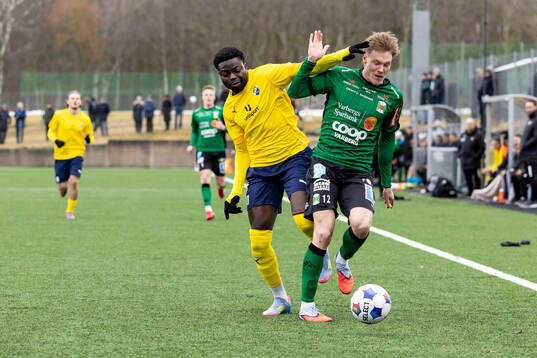 Ljungskiles Gideon Mensah och Varbergs Oliver Brynéus