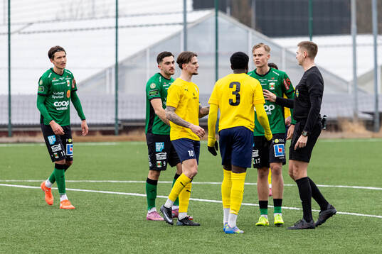 Ljungskiles Gideon Mensah och Varbergs Edvin Tellgren
