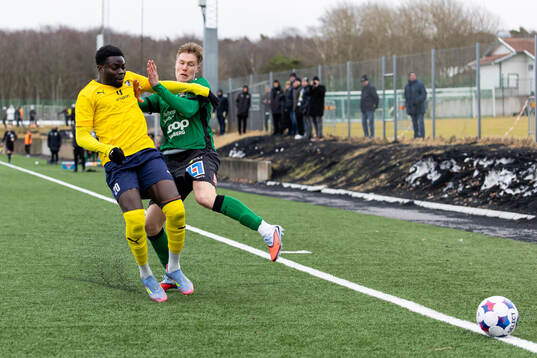 Ljungskiles Gideon Mensah och Varbergs Oliver Brynéus