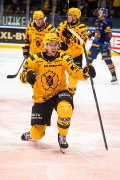 Skellefteås Mikkel Aagaard jublar