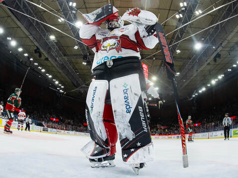 Malmö Redhawks målvakt Oskar Blomgren deppar