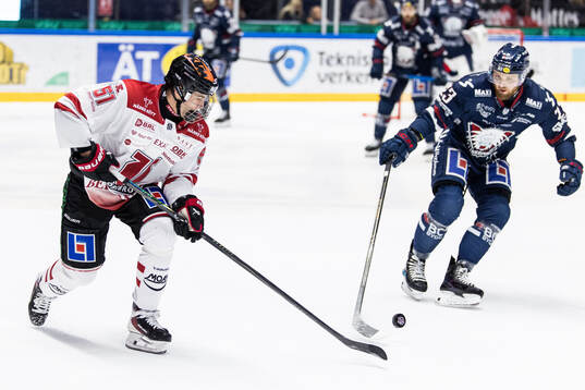 Örebros Niklas Aaram Olsen och Linköpings Robin Kovacs