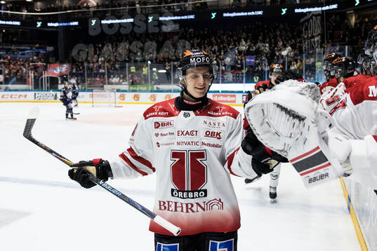 Örebros Egor Polin jublar