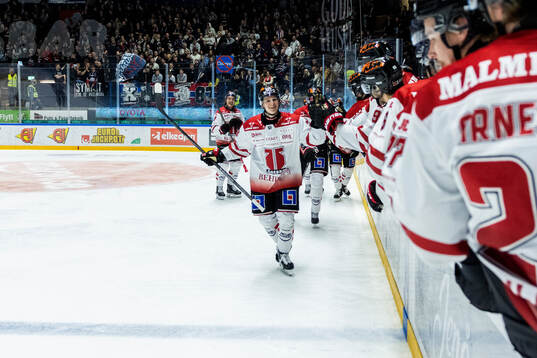 Örebros Egor Polin jublar