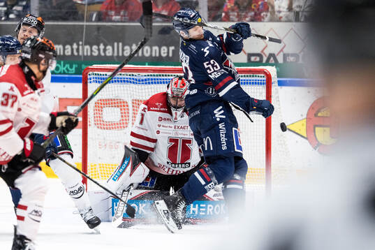 Örebros målvakt Jhonas Enroth och Linköpings Adam