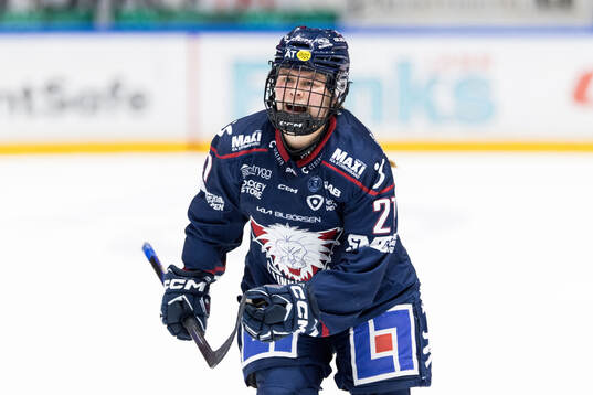 Linköpings Naomi Rogge jublar