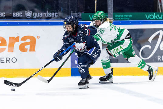 Linköpings Ayaka Hitosato och Rögles Chloe Berndtsson
