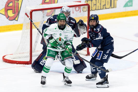 Rögles Wilma Hjelm och Linköpings Eve Savander
