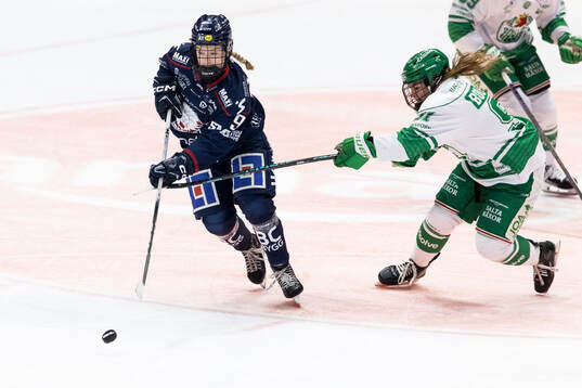 Linköpings Emma Johnson och Rögles Sara Boucher