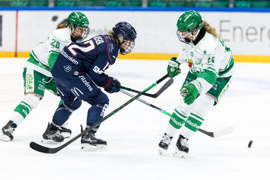 Rögles Emily Gustafson och Linköpings Ellie Kaiser och