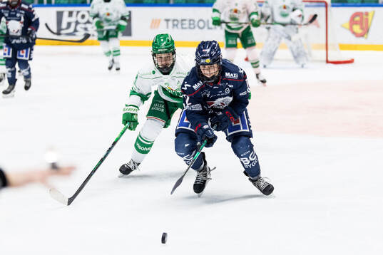Rögles Amelie Elisson och Linköpings Ellie Kaiser