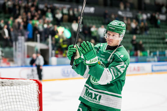 Rögles Fredrik Olofsson jublar