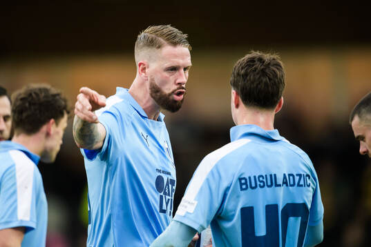Malmö FFs Pontus Jansson reagerar och Kenan Busuladzic