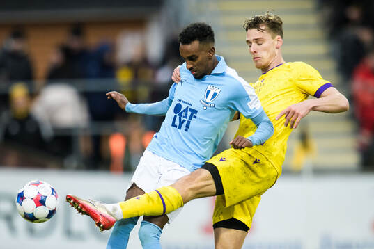 Malmö FFs Noah Åstrand John och Mjällbys Villiam Granath