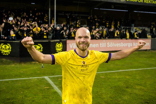 Mjällbys Viktor Gustafson jublar
