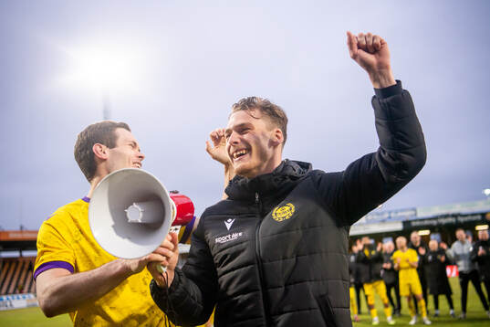 Mjällbys Jacob Bergström och Villiam Granath jublar