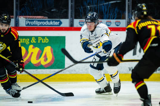 HV71s Karl Annborn
