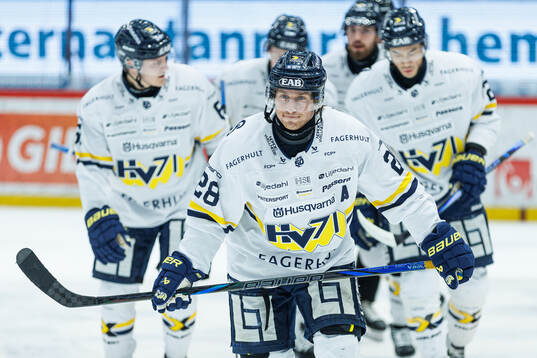 HV71s Justin Glenn Kloos jublar