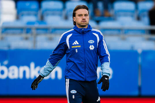 Fredrik Gulbrandsen of Molde warms up