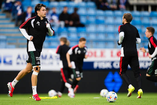 Johan Bakke of Rosenborg warms up