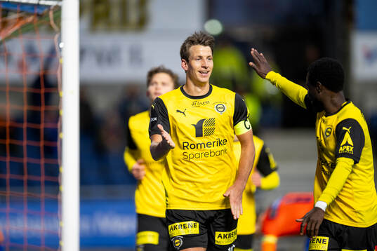 Thomas Lehne Olsen and Eric Kitolano of Lillestrøm