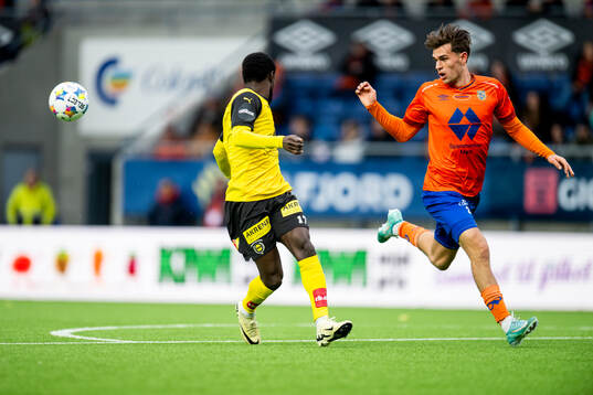 Eric Kitolano of Lillestrøm and Mathias Christensen of