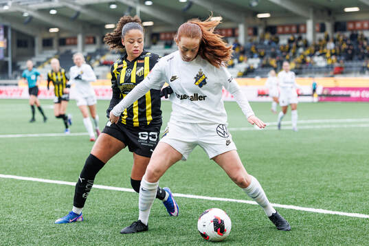 Häckens Felicia Schröder och AIKs Ella Reidy