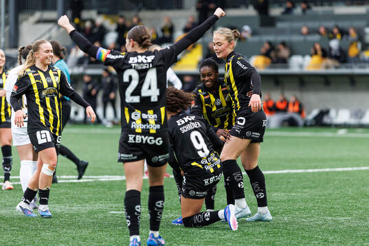 Häckens Monica Jusu Bah jublar