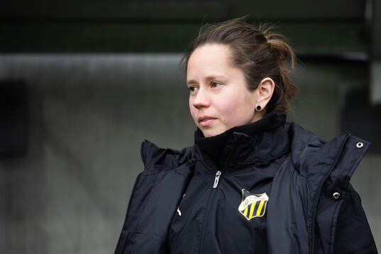 Häckens assisterande tränare Tiina Jukarainen