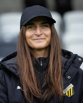 Häckens tränare Elena Sadiku