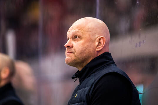 Södertäljes tränare Andreas Johansson deppar