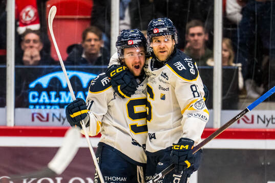 Södertäljes Andrew Vanderbeck jublar