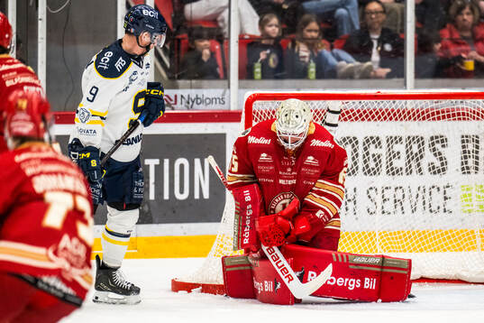 Södertäljes Patrik Zackrisson och Kalmars målvakt Jacob
