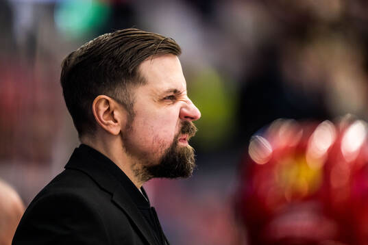 Kalmars tränare Viktor Tuurala deppar