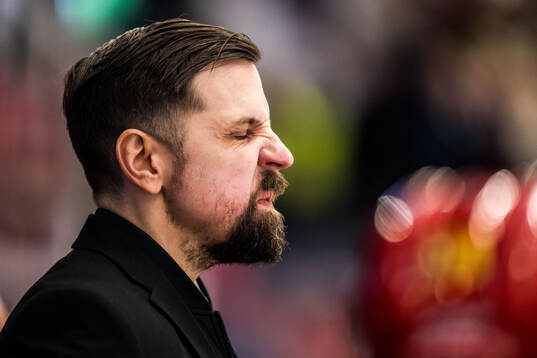 Kalmars tränare Viktor Tuurala deppar